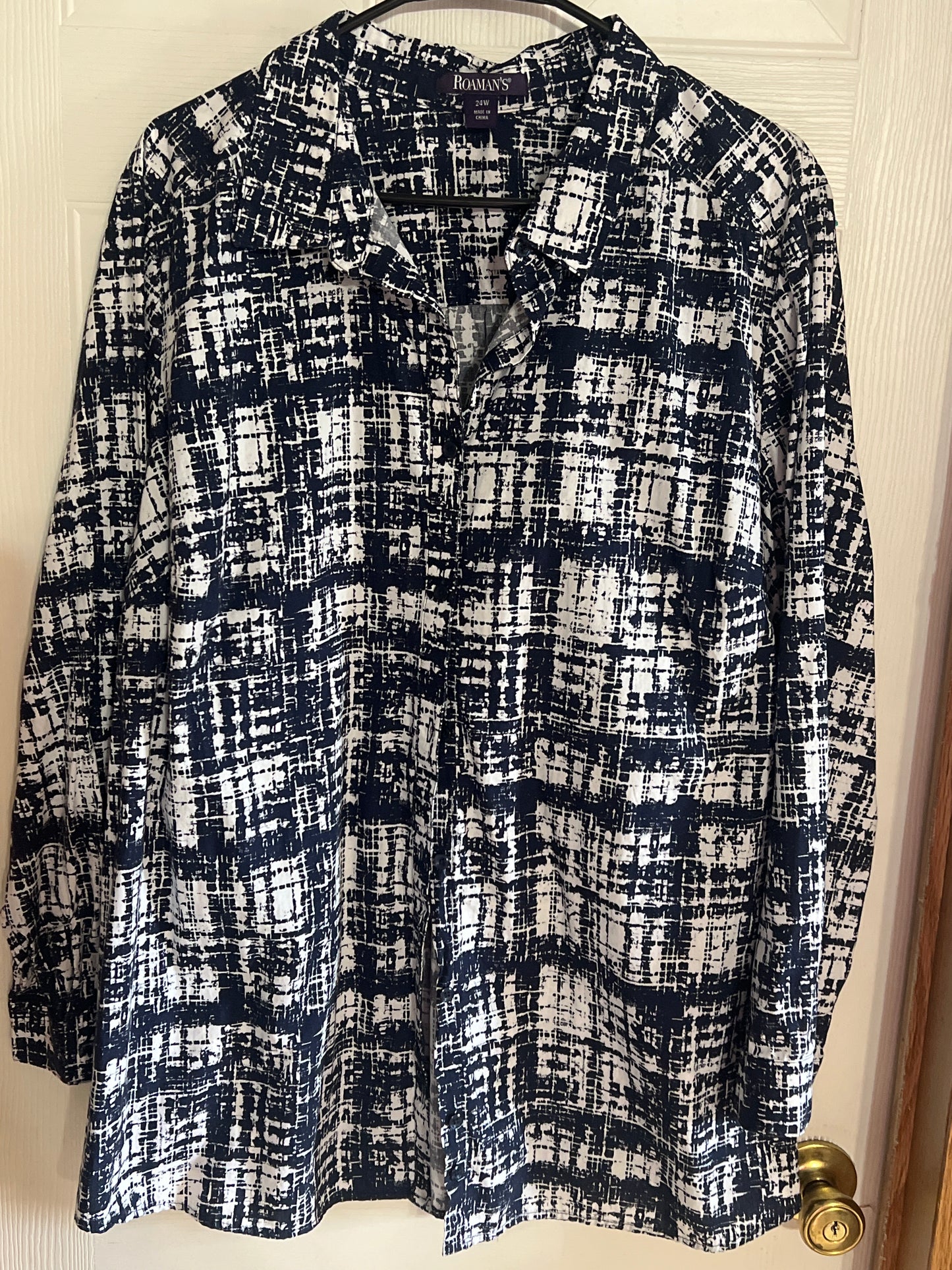 Roman’s Blue White Top size 24W