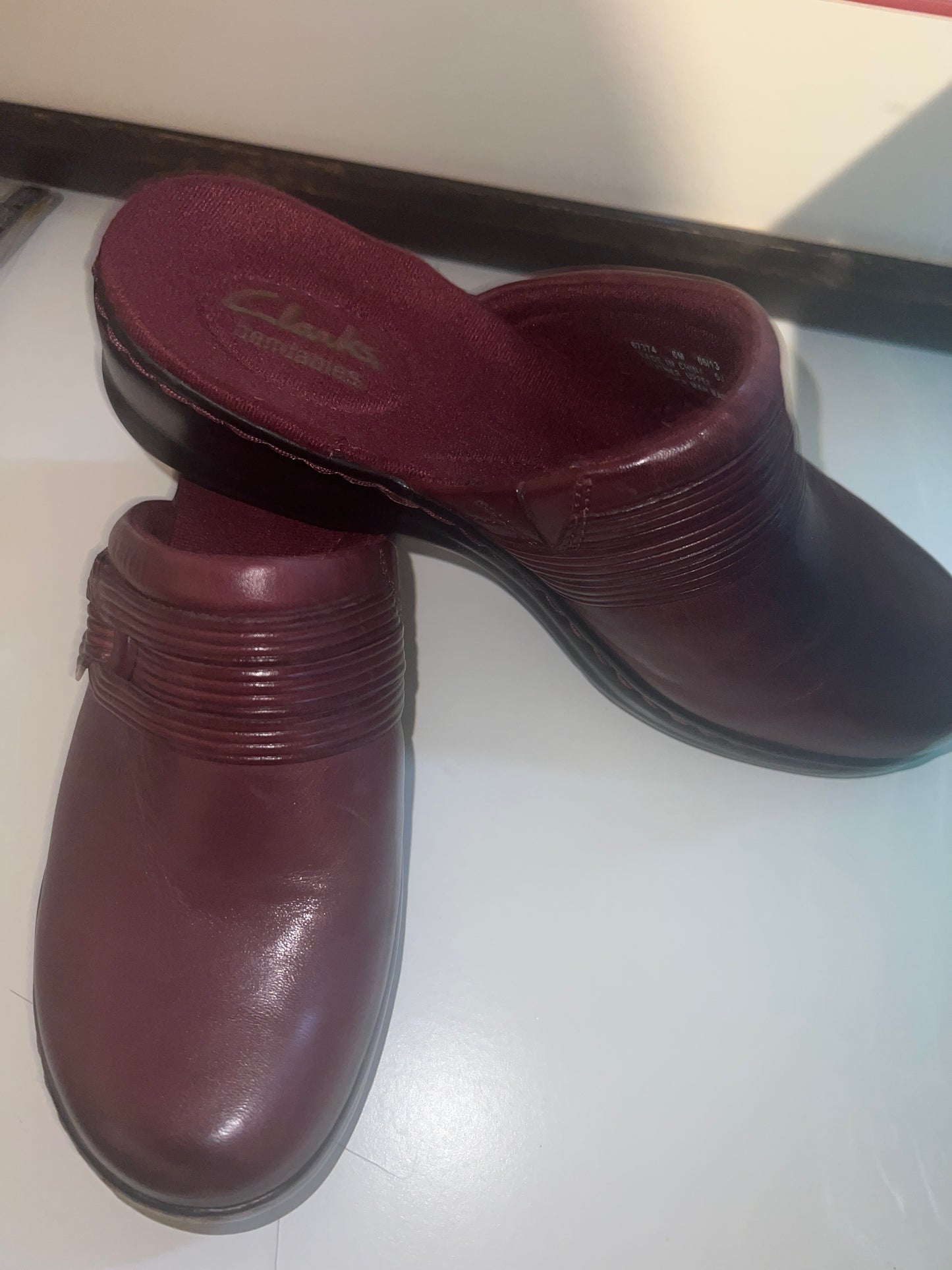Clark’s Burgundy Mules Size 6M