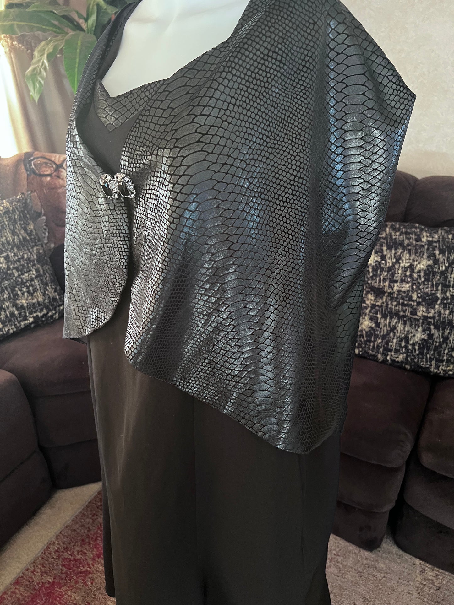 EY Boutique Dress & Cape Size 24W